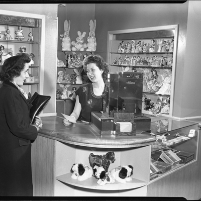 Hot Shoppes cashier, Shirlington shop 2