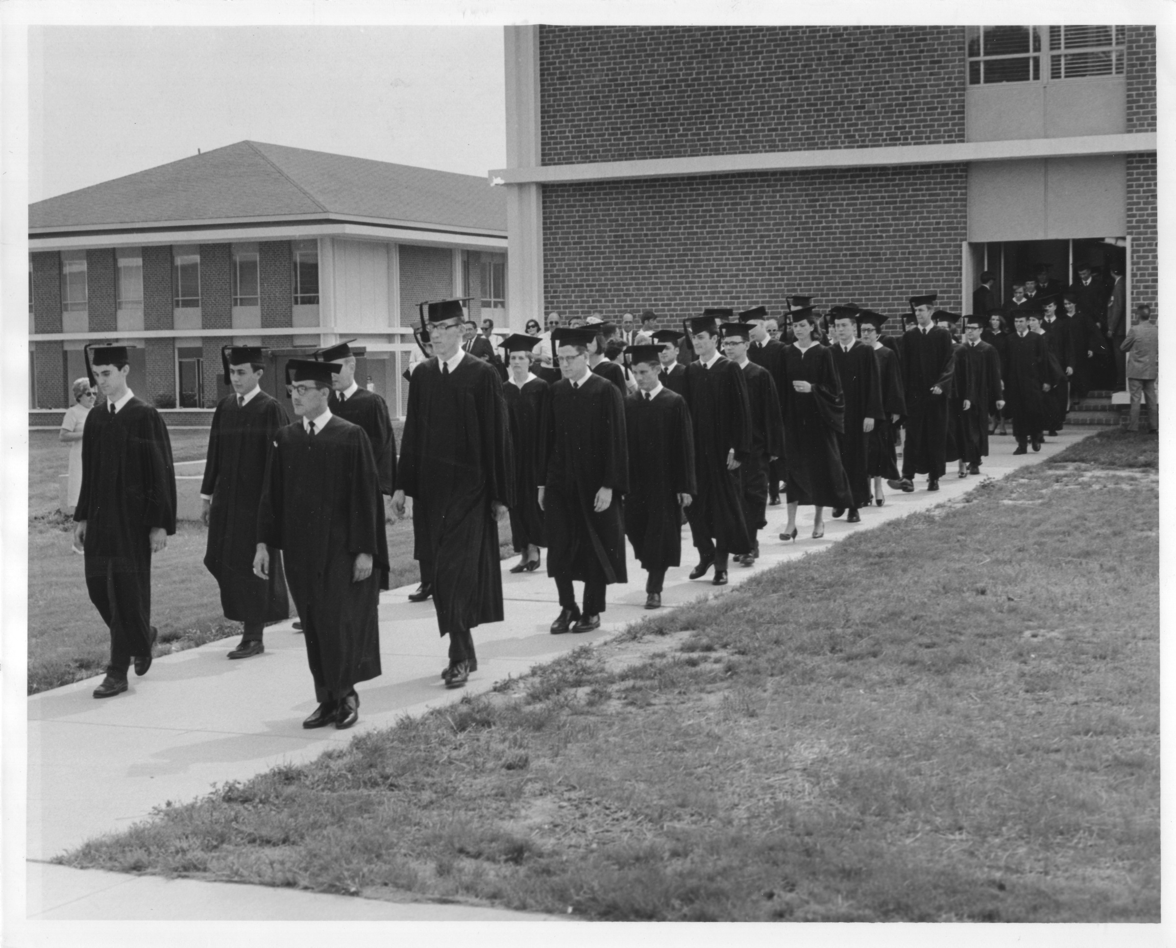 GMUAP_1_25_graduation_1968_3.jpg