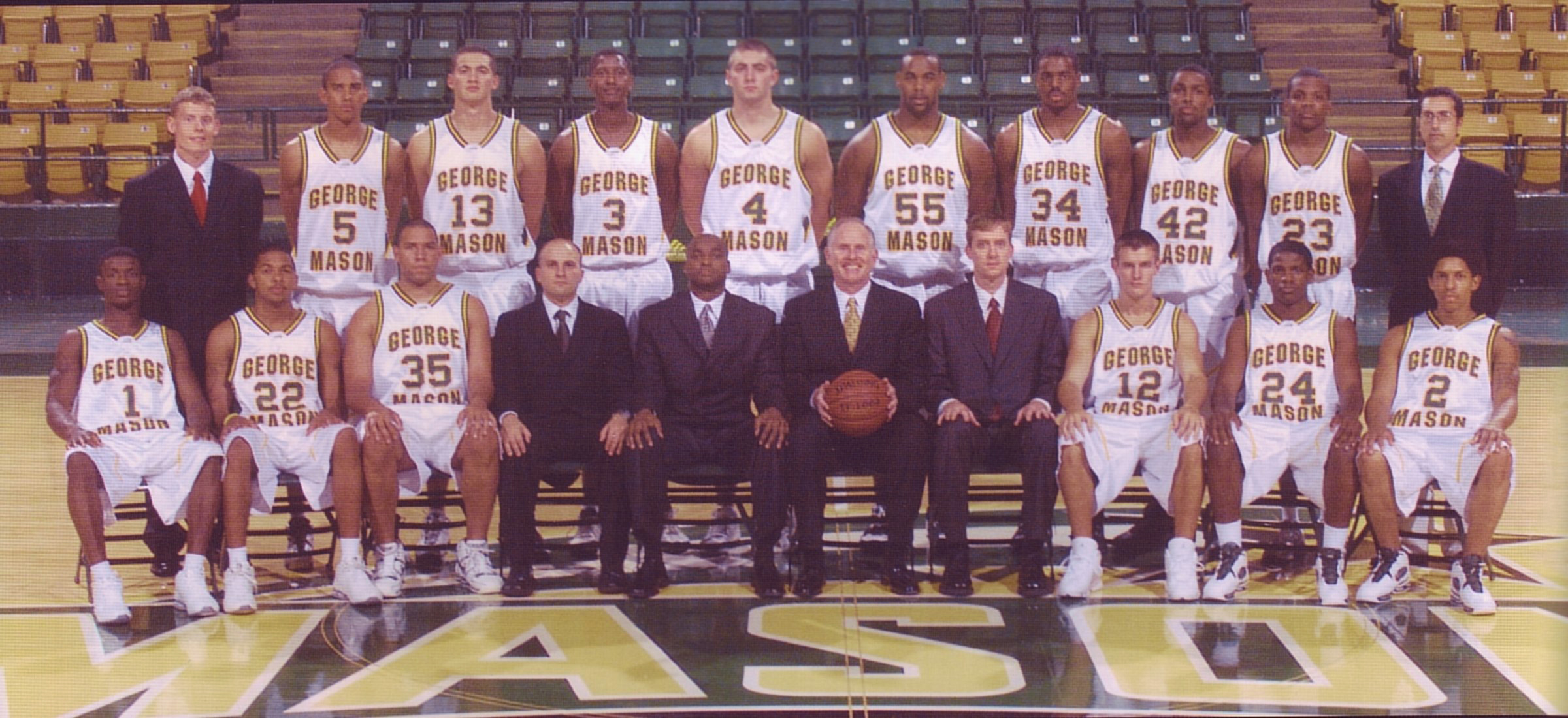 gmuathletics_2006_1_18_media_guide.jpg