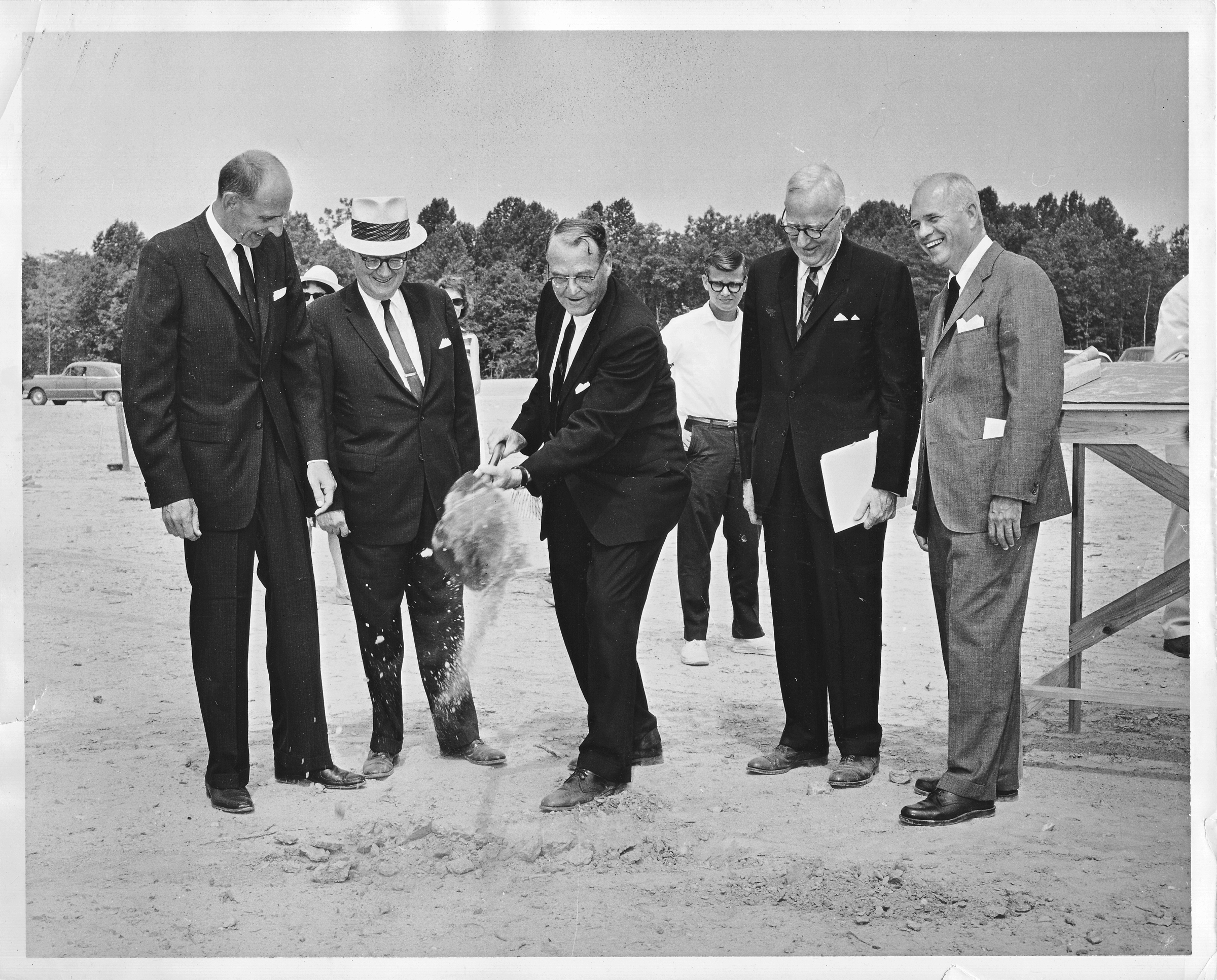 gmuapc_1_9_groundbreaking_8_1_1963_shovel_front.jpg